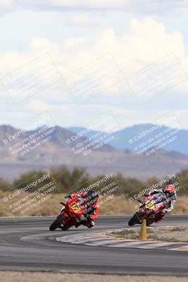 media/Nov-16-2025-Race Pace (Sun) [[8c5fa54630]]/Non Verified Riders (1st 20 Minutes)/5-Turn 15 (110pm)/